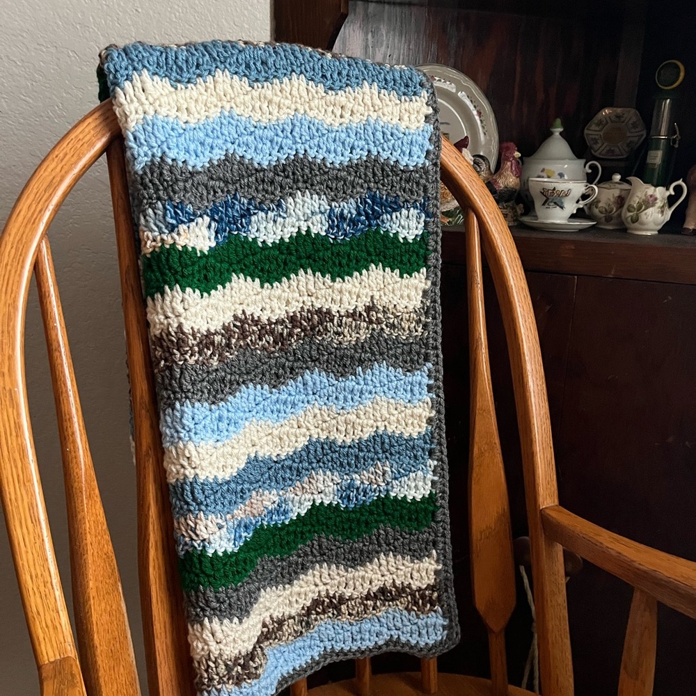 Beautiful Crocheted Wave Pattern Blanket